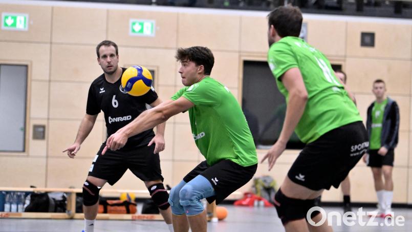 Die Volleyballer des VC Amberg wollen beim Doppelheimspiel-Wochenende mit einer vorbildlichen Ballannahme glänzen. Bild: Hubert Ziegler