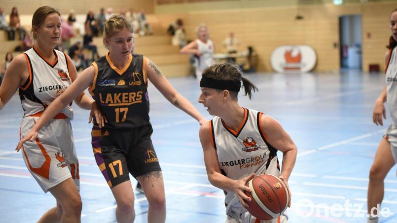 Im ersten Regiospiel der Vereinsgeschichte taten sich die Neustädter Damen gegen Leipzig offensiv schwer. Rückkehrer wie Monika Fohringer sollen im Derby gegen Regensburg Abhilfe schaffen. Bild: Tobias Schwarzmeier