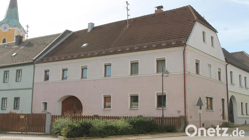 Das jahrhundertealte Gebäude in der Hauptstraße 17 soll saniert werden. Voraussetzung ist die Bereitstellung der beantragten Fördermittel. Bild: pi