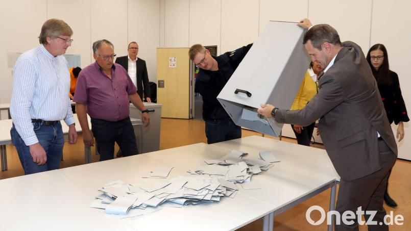 Die Landtagswahl ist ausgezählt, die Auswertung der Bezirkswahl läuft im Stimmkreis Schwandorf noch. Bild: Gerhard Götz