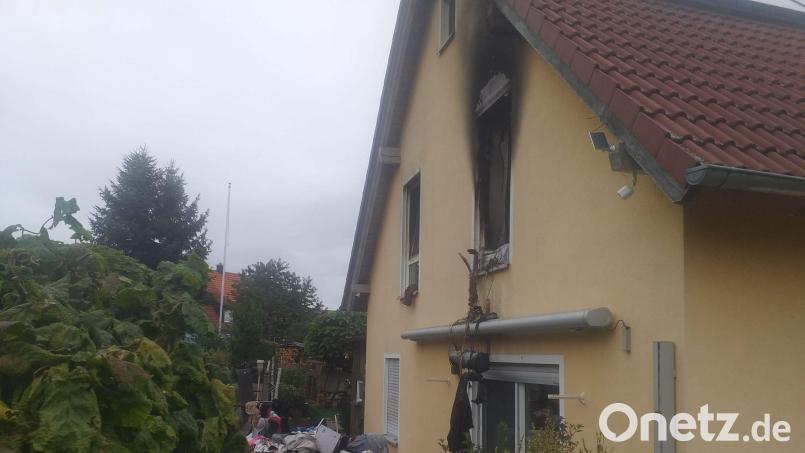 Vor allem das Obergeschoss des Hauses in Raigering hat das Feuer in Mitleidenschaft gezogen. Bild: tk