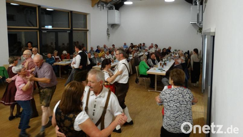 In der Kulturscheune in Störnstein macht das Tanzen so richtig Spaß. Bild: krb
