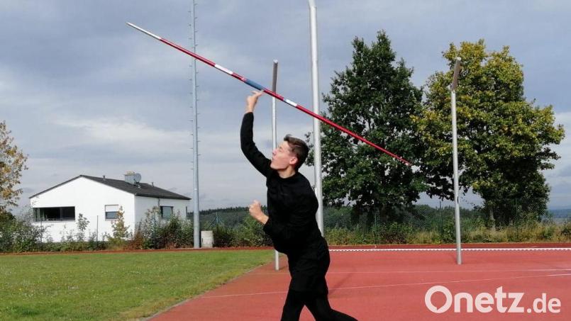 Lukas Wiedemann beim Speerwurf. Bild: Ott