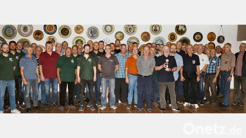 Sie sind die besten Schützen der Reservisten aus der Kreisgruppe Oberpfalz Mitte. Beim Schützenverein Germania in Großalbershof haben sie sich zur Ermittlung der besten Mannschaften und Einzelschützen zusammengefunden. Bild: bö