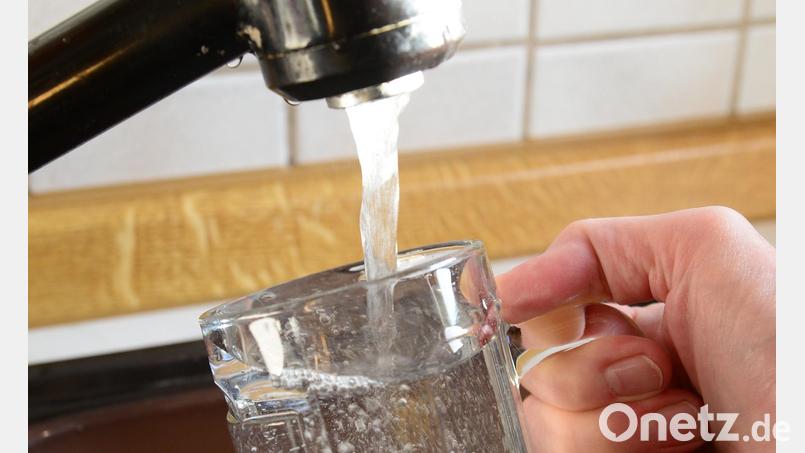 Das &quot;kostbare&quot; Nass aus der Leitung wird im Markt Parkstein teurer: Ab 1. Januar 2022 steigt der Wasserpreis pro Kubikmeter von 1,90 Euro auf 2 Euro. Bild: bey
