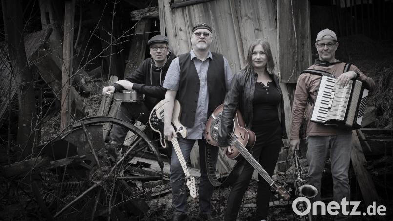 Die Band &quot;Farmers Five&quot; gibt am Freitag, 20. Oktober, erstmals ihre musikalische Visitenkarte beim Musikabend des DJK-Fördervereins Fußball im DJK-Sportheim ab. Bild: Stefan Weiß/exb