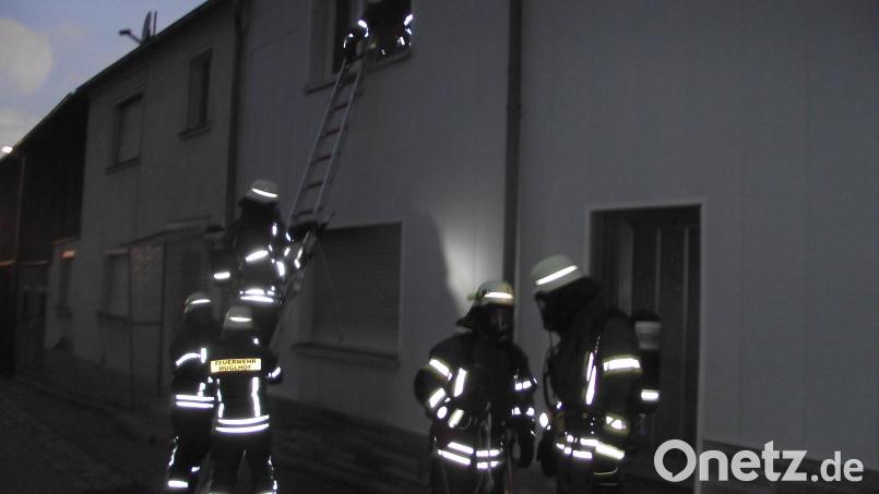 Den Ernstfall probt die Muglhofer Feuerwehr bei einer Übung zur Feuerschutzwoche. Bild: ror
