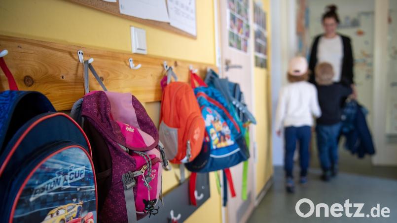 Für den vielen Nachwuchs in Tirschenreuth muss die Stadt Betreuungsplätze bereitstellen – und davon gibt es augenblicklich zu wenig. Alle vier Kinderbetreuungseinrichtungen in der Kreisstadt sind voll oder sogar überbelegt. Symbolbild: Monika Skolimowska/dpa
