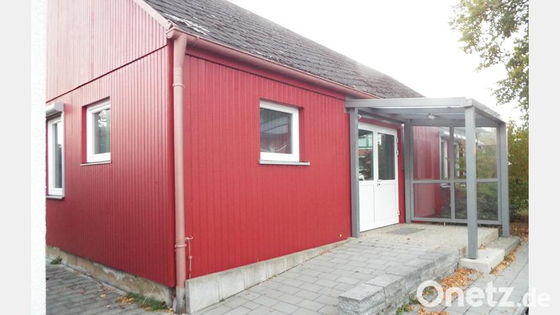 Wegen der neu geltenden Umsatzsteuerpflicht musste die Entgeltsatzung für das Gemeindehaus an der Schillerstraße geändert werden. Bild: Klaus Högl