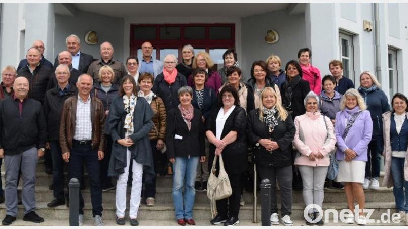 Die ehemaligen Schülerinnen und Schüler des Mitterteicher Jahrgangs 1962/63 kamen bei einem Klassentreffen zusammen. Bild: Martina Fleischer/exb