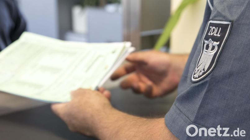 Im Bezirk des Hauptzollamts Regensburg waren 76 Beschäftigte der Finanzkontrolle Schwarzarbeit im Einsatz und prüften insbesondere die Einhaltung des gesetzlichen Mindestlohns nach dem Mindestlohngesetz. Symbolbild: Bildungs- und Wissenschaftszentrum der Bundesfinanzverwaltung