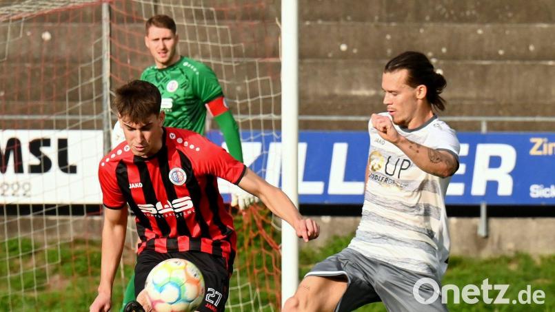 Torjäger David Bezdicka (rechts) fehlt der SpVgg SV Weiden beim Gastspiel in Deggendorf verletzt wie acht weitere Teamkollegen. Archivbild: Werner Franken