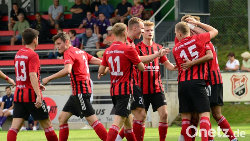 Die Spieler des SC Luhe-Wildenau wollen auch nach dem Spiel gegen den TB/ASV Regenstauf jubeln. Bild: mhs