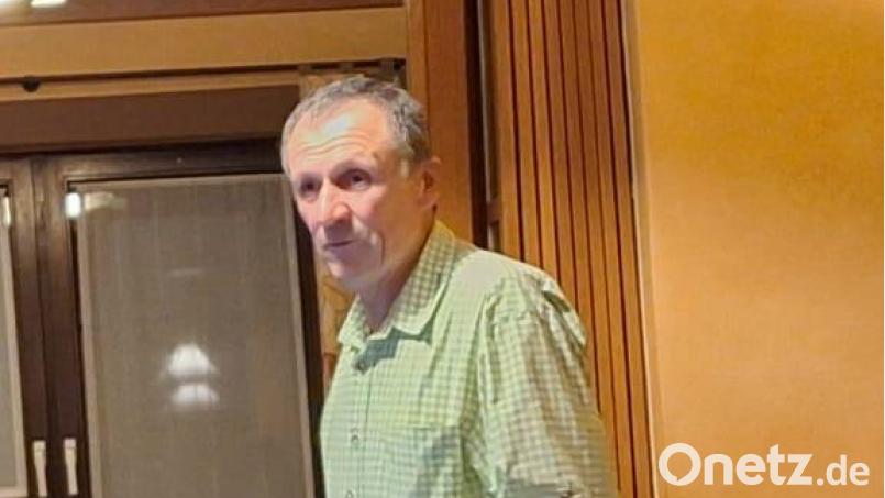 Vorsitzender Helmut Schönberger blickt bei der Versammlung auf das vergangene Jahr zurück. Bild: Dirrigl/exb
