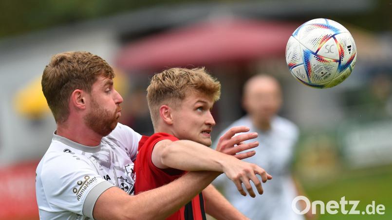 Johannes Rodler (rechts) brachte die Luhe-Wildenauer in Führung. Der Treffer reichte aber nicht für ein Erfolgserlebnis des Sportclubs. Bild: A. Schwarzmeier