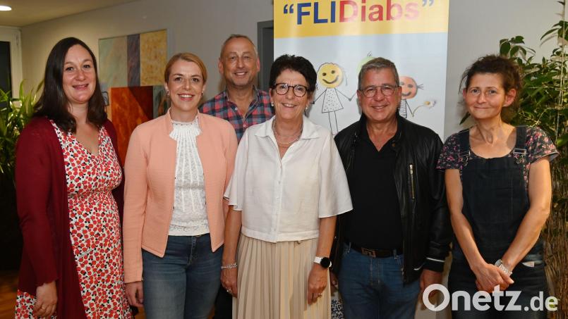 Der neue, einstimmig gewählte Flika-Vorstand (von links) Annett Böhme, Susanne Strobel, Oskar Schmidt, Margit Meier, Beirat Dr. Andreas Fiedler und Monika Okolicsanyi. Bild: gf