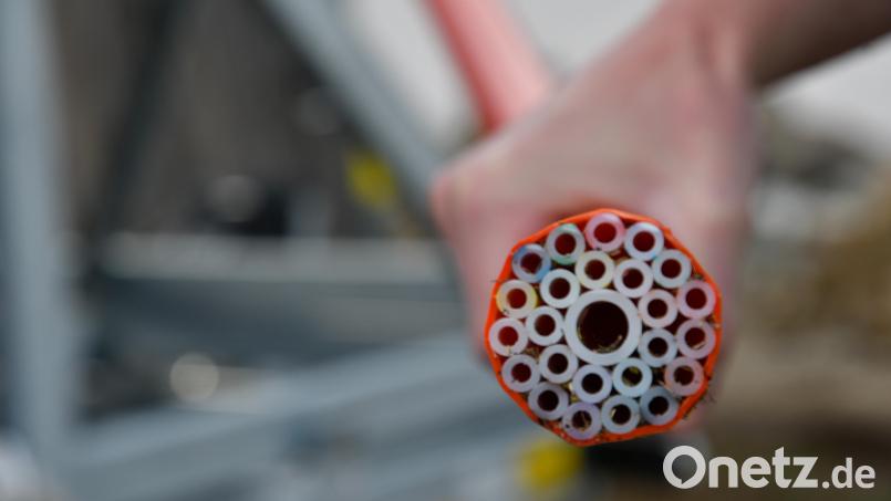 Mit der bayerischen Gigabit-Richtlinie wird der Glasfaserausbau in unterversorgten Kommunen und Gewerbegebieten unterstützt, mit der Glasfaser/WLAN-Richtlinie wird für den Glasfaseranschluss von Rathäusern, Krankenhäuser und öffentlichen Schulen gesorgt. Symbolbild: Petra Hartl