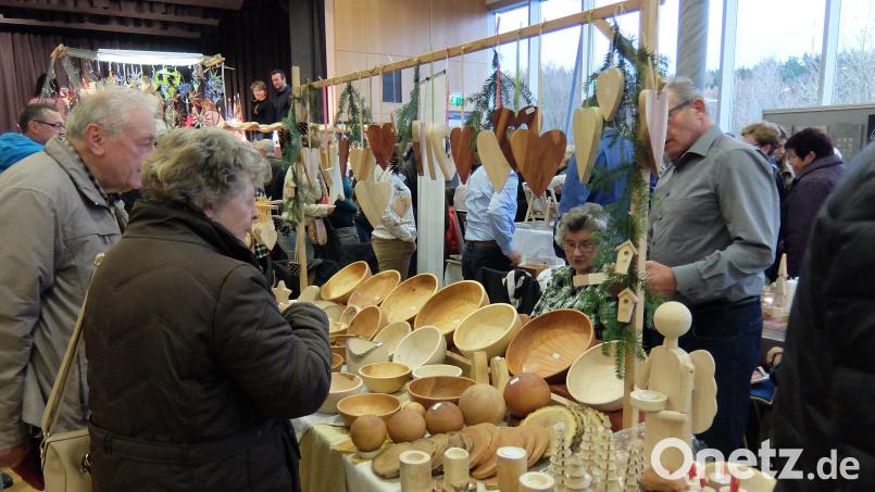 Der Hobbykünstlermarkt in Neustadt/WN ist immer ein Besuchermagnet. Bild: krb