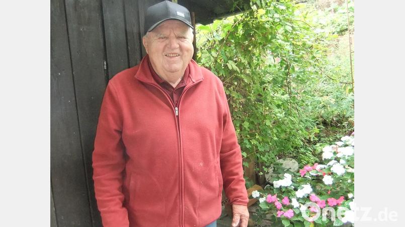 Der sichtlich immer heitere Gartenfachberater und Gärtnermeister Erwin Heigl im Ruhestand sowie glücklich und zufrieden. Bild: gm