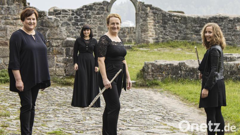 Musikalische Frauenpower pur versprechen &quot;kwerTETT&quot; mit von links Klara Bäumler, Maren Gleixner, Marion Elling und Annemarie Bauer. Bild: hbl