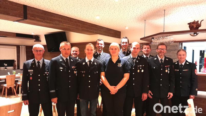 Feuerwehr-Aktive aus Pirk, Bechtsrieth und Oberwildenau stellen ihre Fitness unter Beweis. Bild: Steiner/exb