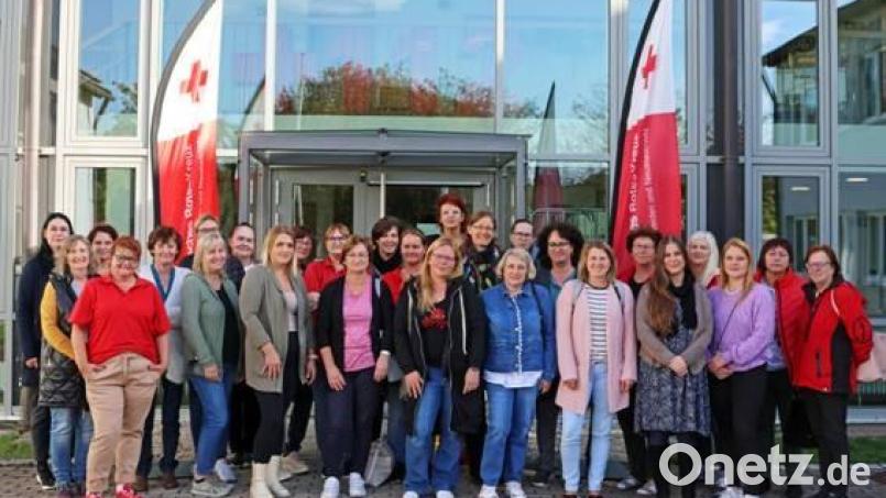 Der überörtlich angebotene Kurs des BRK-Kreisverbandes zum Alltagsbegleiter für Hauswirtschafts- und Betreuungsbegleiterinnen fand reges Interesse. Die Teilnehmer erleichtern künftig Erkrankten und ihren Angehörigen das Leben. Bild: exb/BRK-Melanie Dirscherl