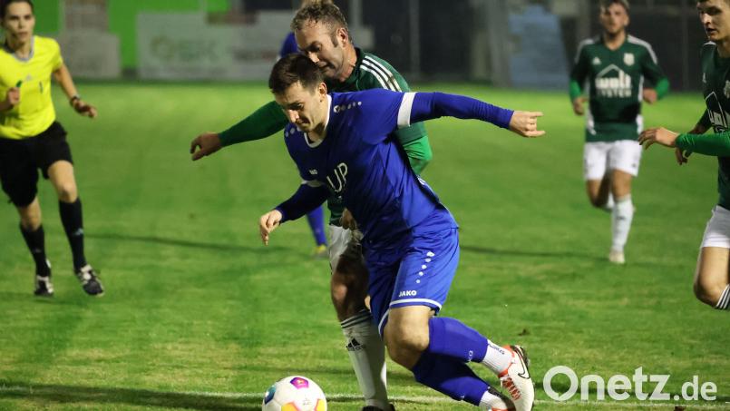 Patrick Bytomski (vorne) treibt in dieser Szene an. Bild: Dieter Jäschke