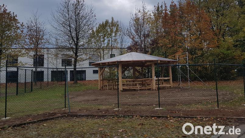 Das „Grüne Klassenzimmer“ auf dem Schulareal in Moosbach soll Kindern das Lernen erleichtern. Bild: gi