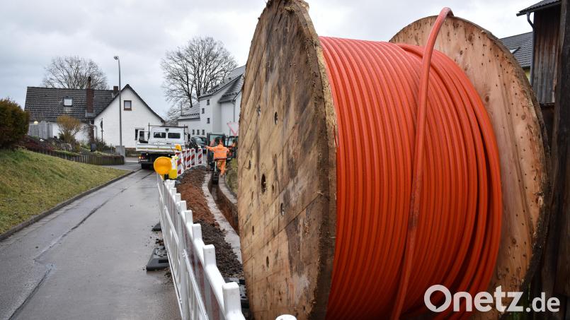 Insgesamt 13.000 Privat- und Gewerbeadressen in Sulzbach-Rosenberg und Poppenricht warten auf einen Glasfaseranschluss. Doch die zuständige Firma Deutsche Giga Access aus Essen hat den Bau vorerst eingestellt. Archivbild: Stephan Huber