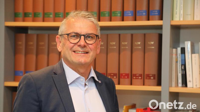 Rechtsanwalt Martin Scharf aus Neunburg vorm Wald zieht für die Freien Wähler in den Landtag ein. Der 60-Jährige hatte bei der Wahl am Sonntag im Stimmkreis Schwandorf ein herausragendes Ergebnis geholt. Bild:  Götz