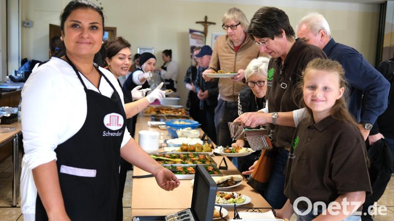 Acht Vereine und Verbände bieten beim Aktionstag &quot;Ein Topf für die Welt&quot; eine kulinarische Weltreise an. Bild: Hirsch