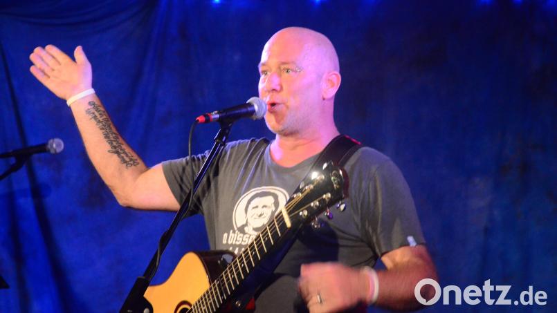 Von Lansing nach Weiden: Michi Dietmayr schafft es, dass das Publikum "sauguad drauf" ist. Bild: Kunz