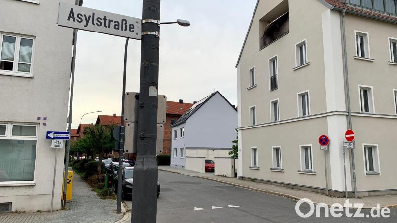Hier, an der Ecke Herrmann/Asylstraße, beginnen die Arbeiten. Bild: Gabi Schönberger
