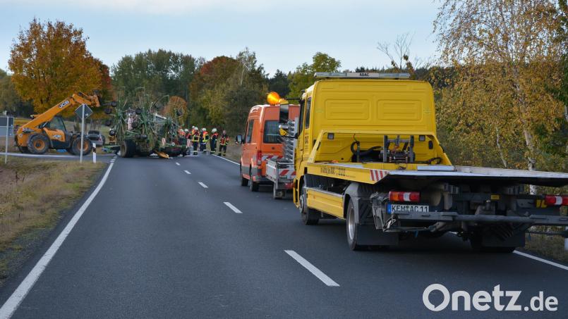 Zu einem Zusammenstoß kam es am Montagnachmittag kurz vor 16 Uhr auf der Staatsstraße von Mitterteich nach Konnersreuth. Ein BMW-Fahrer kollidierte beim Überholvorgang mit einem Traktor. Bild: jr