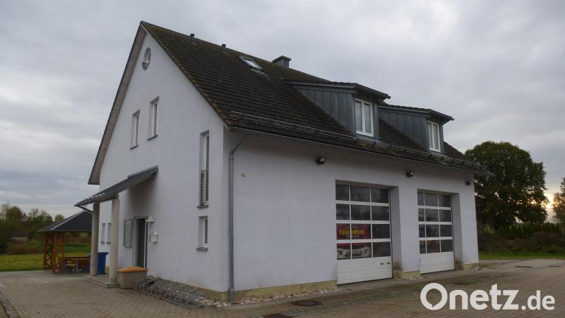 Das bestehende Feuerwehrhaus in Kaltenbrunn hat bald ausgedient. Für einen Neubau wird noch ein Grundstück gesucht. Bild: bk
