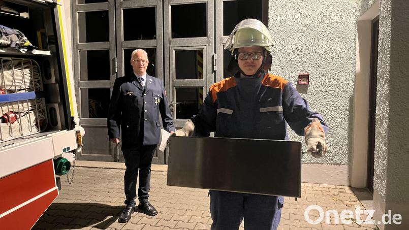 Die Feuerwehrjugend ist aufmerksam bei der Sache, um ein gutes Ergebnis abzuliefern. Bild: pi