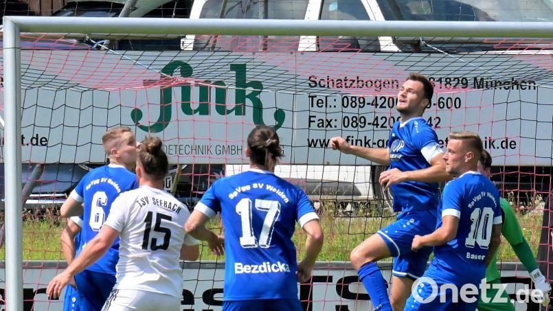 Zum Saisonauftakt verlor die SpVgg SV Weiden beim TSV Seebach mit 0:1 (Szene). Am Freitagabend will die SpVgg SV auf heimischem Terrain den Spieß umdrehen. Archivbild: Werner Franken
