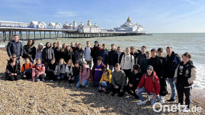 Die erste Schülergruppe des Kepler-Gymnasiums, die an einer Sprachreise nach Eastbourne teilgenommen hat. Bild: exb
