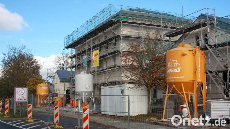 Für das Projekt Kulturbahnhof mit ÖPNV-Anlage in Wiesau hat der Landkreis Tirschenreuth eine Förderung in Höhe von 650 000 Euro bewilligt, verteilt auf drei Jahre. Bild: wro