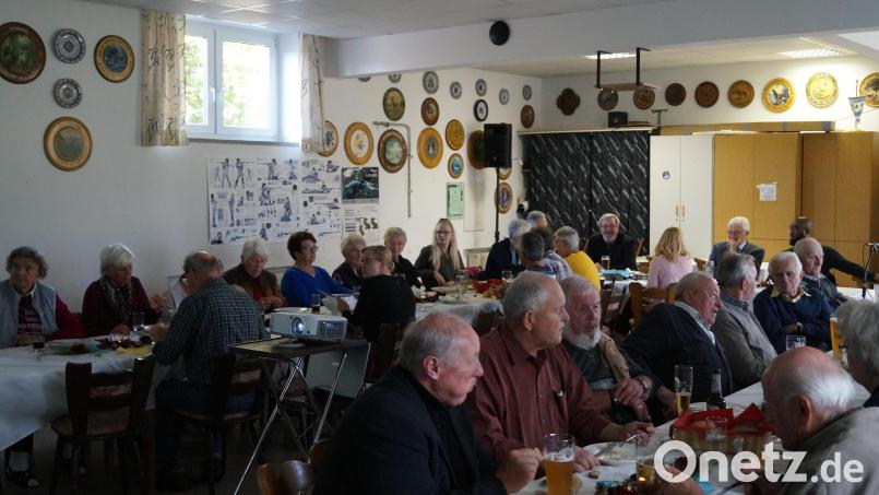 Im Schützenheim sind die Senioren zu einem unterhaltsamen Nachmittag eingeladen. Bild: Krös/exb
