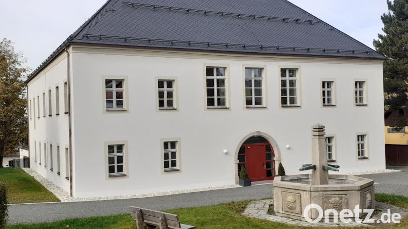 Verschiedene Mängel am und im Schloss sind bereits behoben. Die Fluchttreppe fehlt allerdings noch immer. Bild: fla