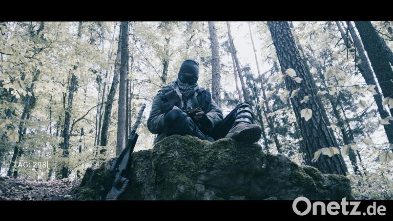 In &quot;Ranger 6&quot; ist das Leben an der Erdoberfläche gefährlich. Der Protagonist traut sich trotzdem aus seinem Unterschlupf, um die &quot;neue Welt&quot; zu kartographieren. Bild: Martin Helm/exb