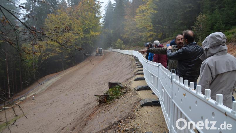 Neu angelegt ist der Quellschutzbereich mit dem Quellsammler (unten links), von wo aus Ahornberg mit Trinkwasser versorgt wird. Bild: ak