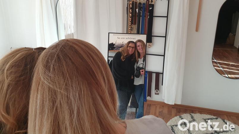 Sophia Brüderer und Carla Fontes haben sich zusammen in Kemnath einen Traum erfüllt. Im ehemaligen Fotostudio &quot;Fotostyle&quot; befindet sich nun das Studio von Sophia Brüder (rechts) und der Herzwerk-Laden von Carla Fontes (links). Bild: kaz