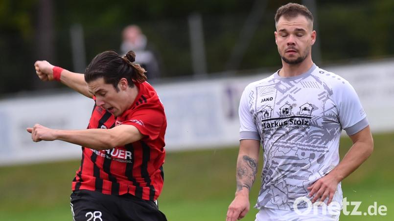Erol Özbay (links) wird dem SC Luhe-Wildenau im Heimspiel gegen den 1. FC Bad Kötzting verletzungsbedingt fehlen. Archivbild: A. Schwarzmeier