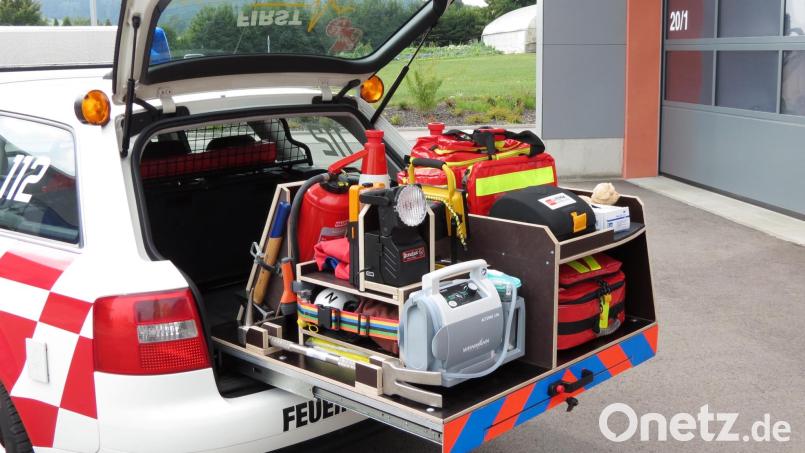 Das First-Responder-Fahrzeug der Winklarner Gruppe ist mit diversen Gerätschaften ausgestattet. Das Auto selbst ist in die Jahre gekommen und soll nun ersetzt werden. Bild: amö