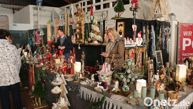 Auch bei der dritten Auflage des Adventsmarktes im Dekohäusl Kemnath gibt es wieder Dekoratives für die Vorweihnachtszeit. Das Bild stammt von der vergangenen Aktion. Bild: rpp