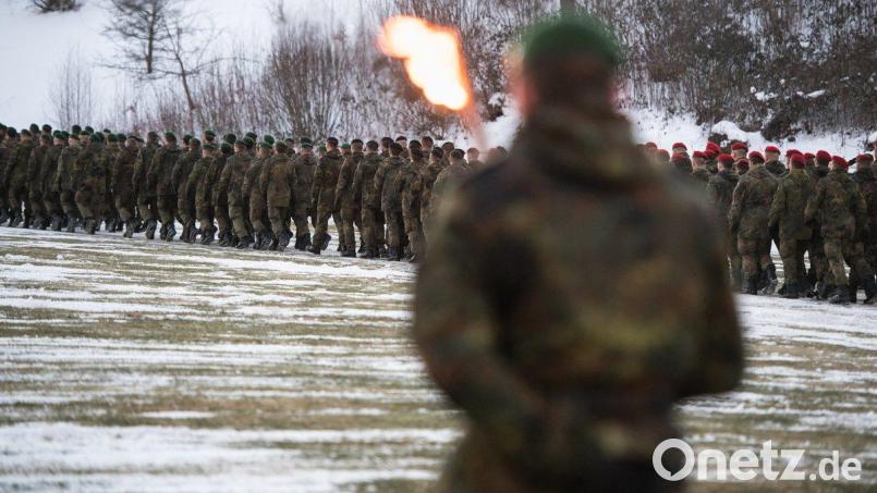 2017 waren Soldaten aus Oberviechtach schon einmal in Litauen. Damals wurden sie mit einem Appell für sechs Monate verabschiedet. Möglicherweise geht es nun um einen dauerhaften Abschied. Archivbild: Alexander Pausch