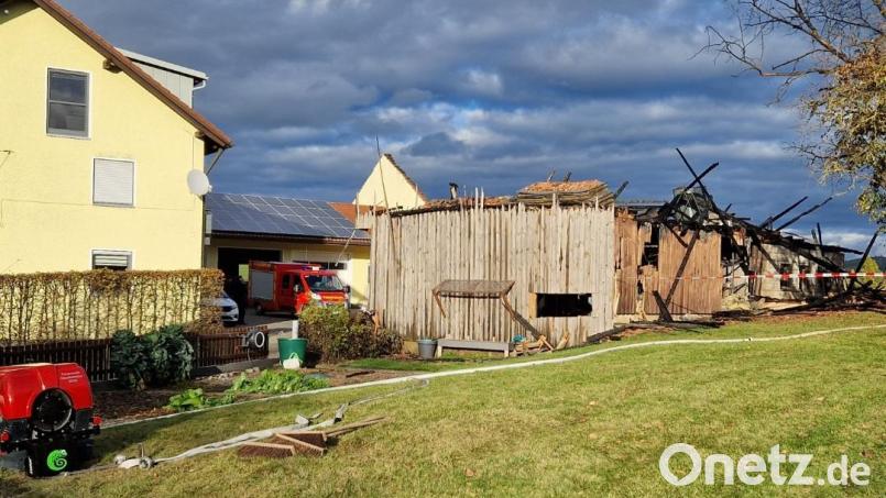 Eine Scheune ist bei Wernberg-Köblitz abgebrannt. Der Schaden ist hoch. Bild: td
