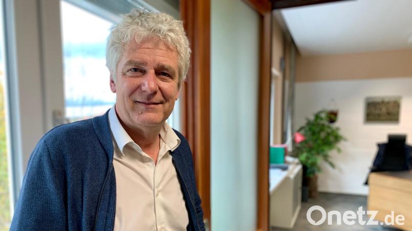 Robert Lindner, erster Bürgermeister von Floß, wird am 8. November 60 Jahre alt. Bild: Gabi Schönberger